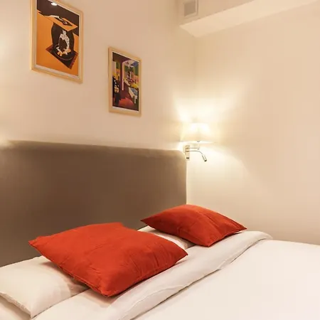 Design & New Loft In Heart Of *