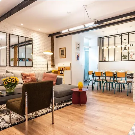 Design & New Loft In Heart Of Apartment