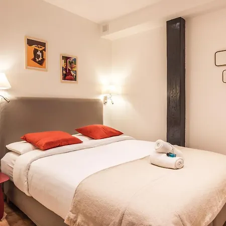 Design & New Loft In Heart Of Apartment *