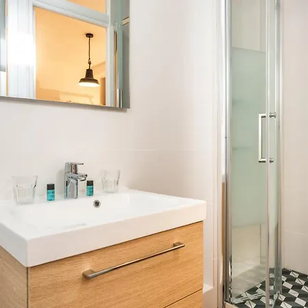 Design & New Loft In Heart Of Apartment *